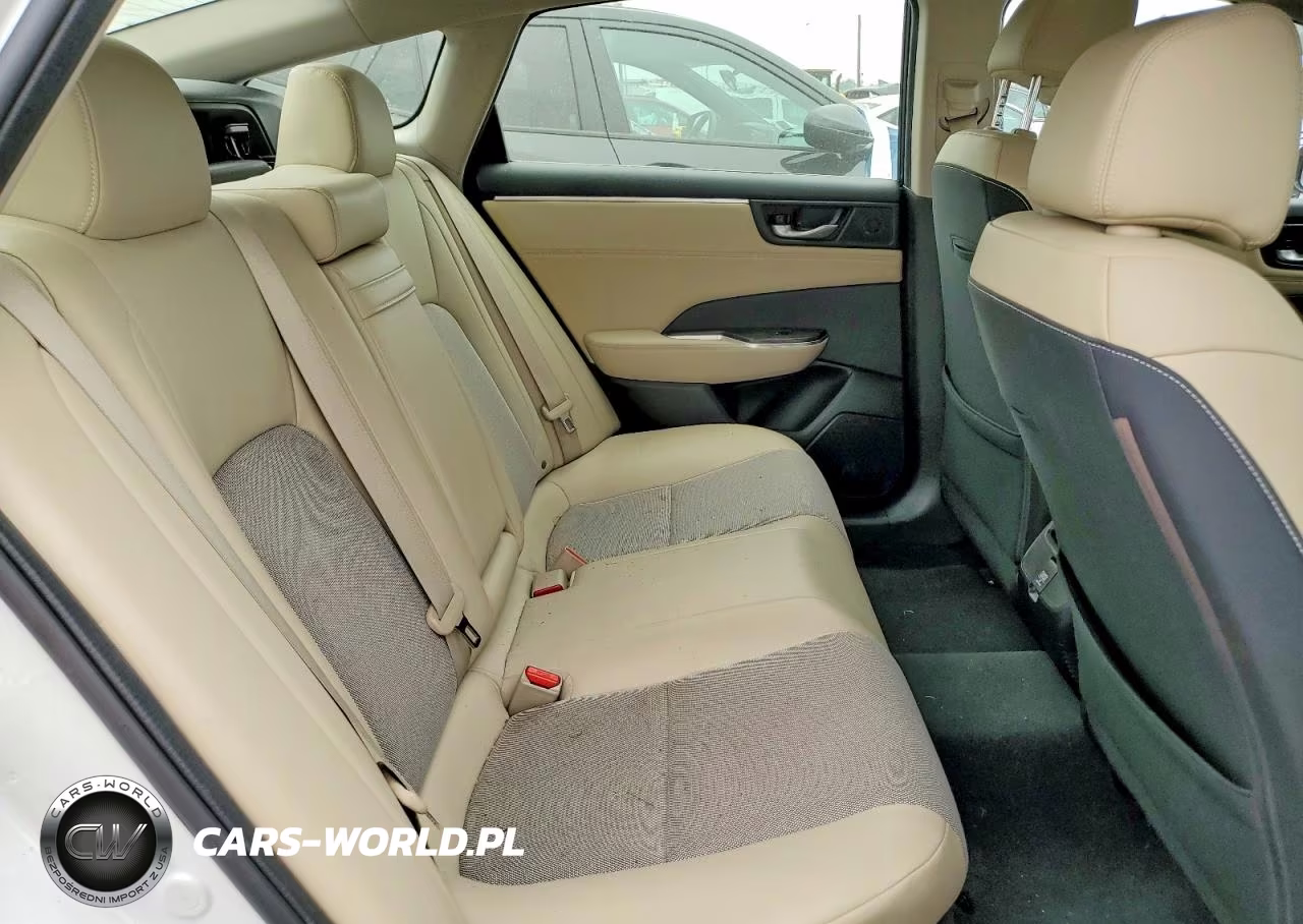 2018 Honda Clarity VIN:JHMZC5F11JC016895 - 10