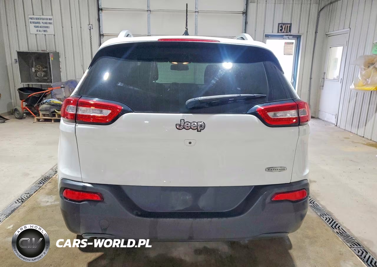 2015 Jeep Cherokee Latitude VIN:1C4PJLCB9FW628008 - 6