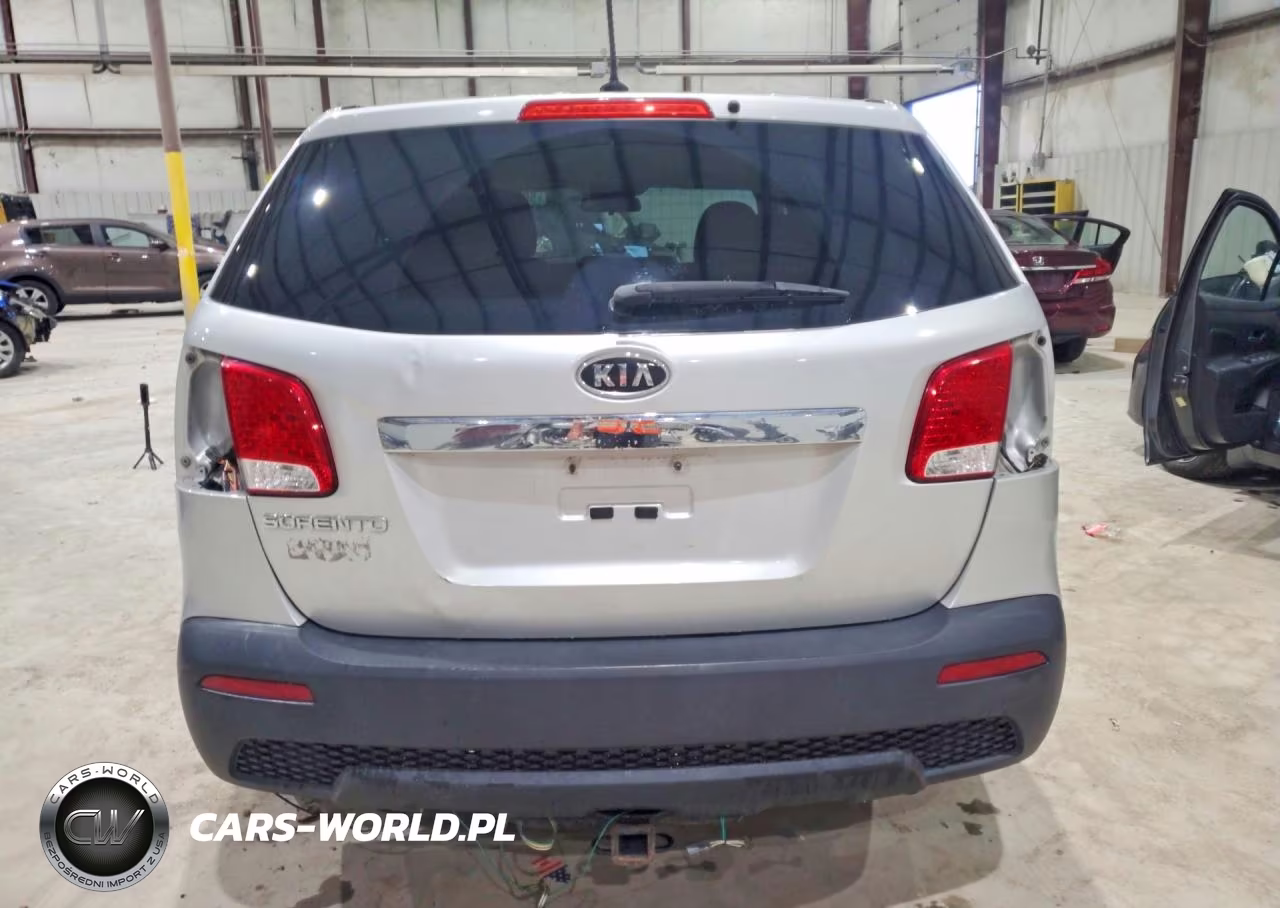 2013 Kia Sorento VIN:5XYKTDA61DG370951 - 6