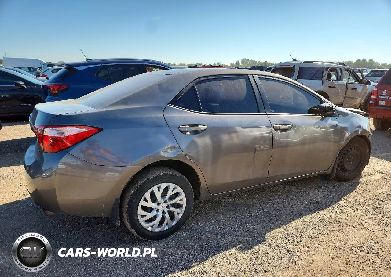 2017 Toyota Corolla Le VIN:2T1BURHE2HC874076 - 3