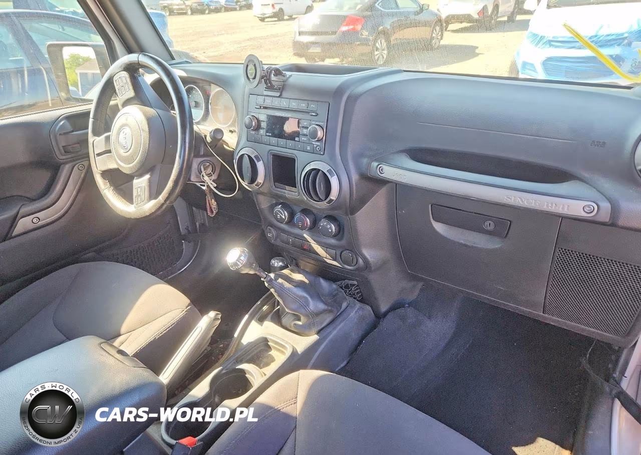 2016 Jeep Wrangler Sport VIN:1C4AJWAG6GL158447 - 8