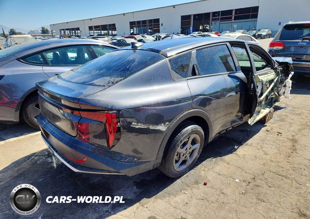 2025 Kia K4 Lxs VIN:3KPFT4DE5SE070151 - 3