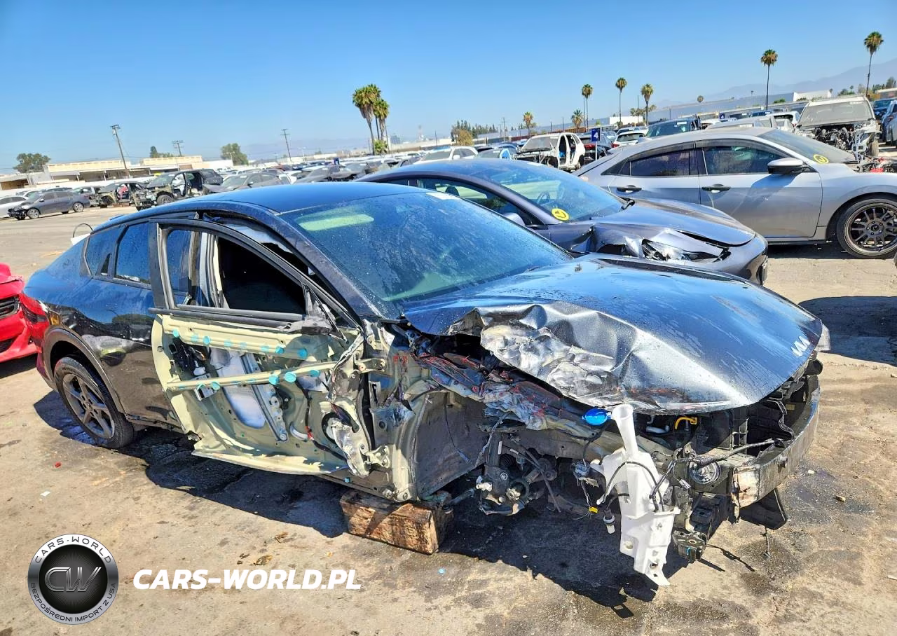 2025 Kia K4 Lxs VIN:3KPFT4DE5SE070151 - 4