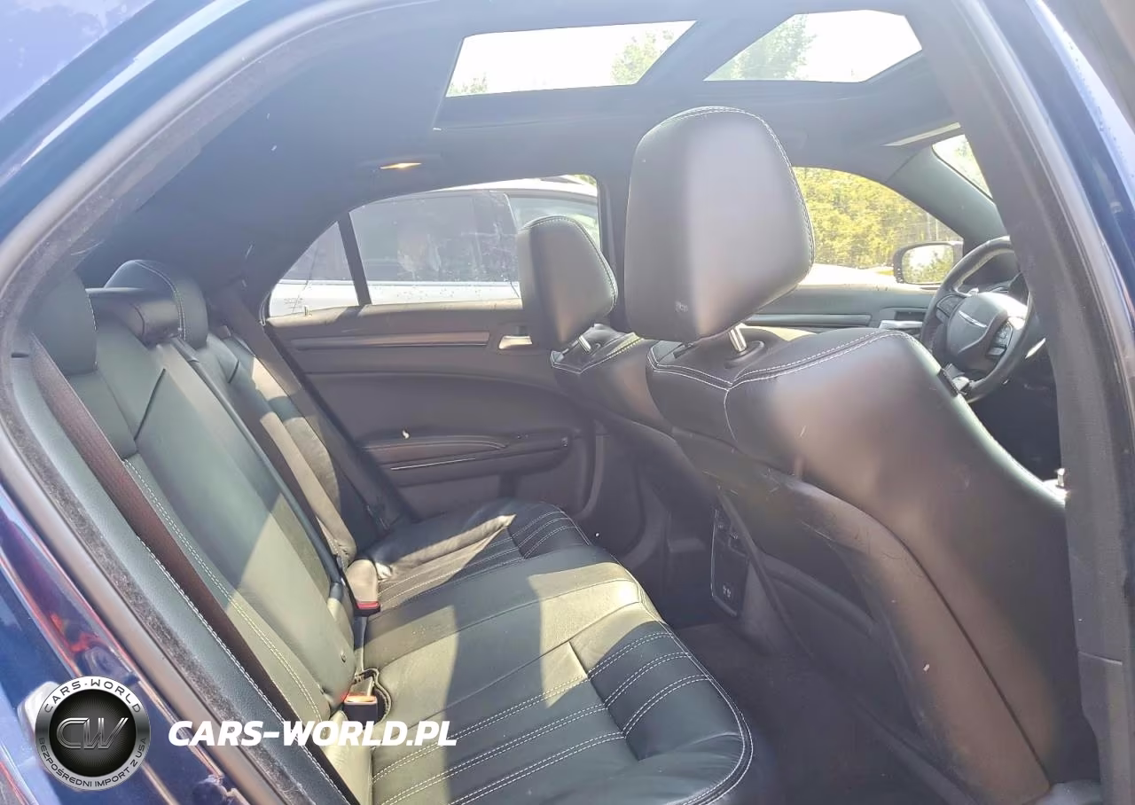 2016 Chrysler 300 S VIN:2C3CCAGGXGH224996 - 10