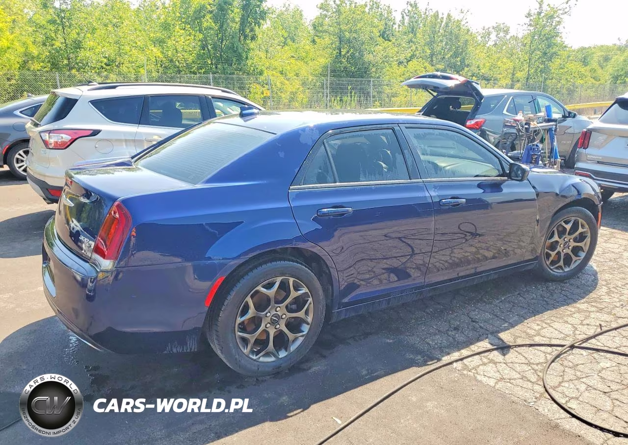 2016 Chrysler 300 S VIN:2C3CCAGGXGH224996 - 3