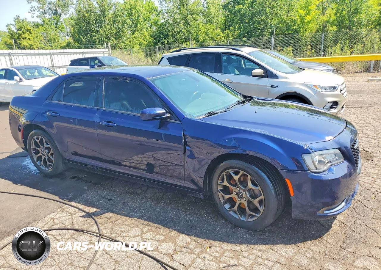 2016 Chrysler 300 S VIN:2C3CCAGGXGH224996 - 4
