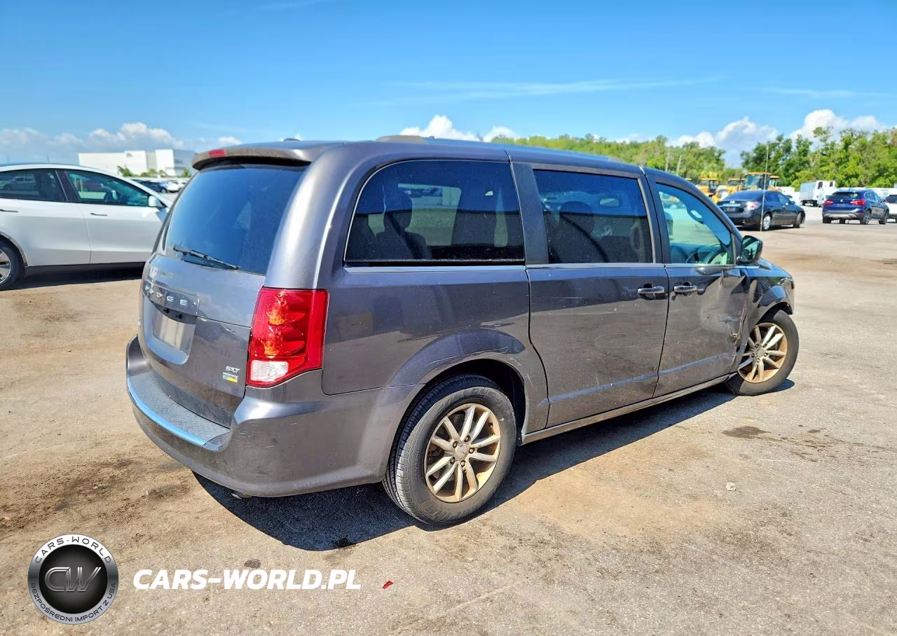 2018 Dodge Grand Caravan Sxt VIN:2C4RDGCG3JR209561 - 3