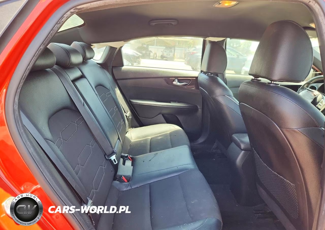 2020 Kia Forte Gt Line VIN:3KPF34AD1LE140080 - 10