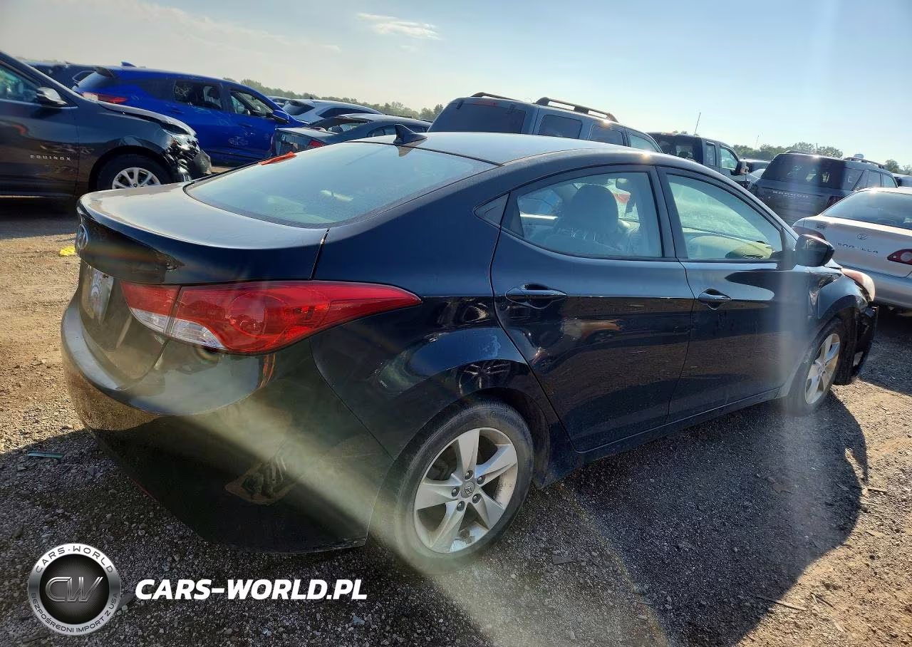 2013 Hyundai Elantra Gls VIN:KMHDH4AE7DU005802 - 3