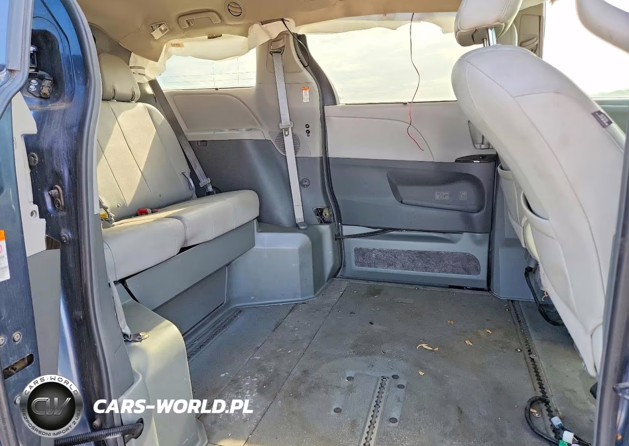 2017 Toyota Sienna Xle 8-Passenger VIN:5TDYZ3DC4HS875413 - 11