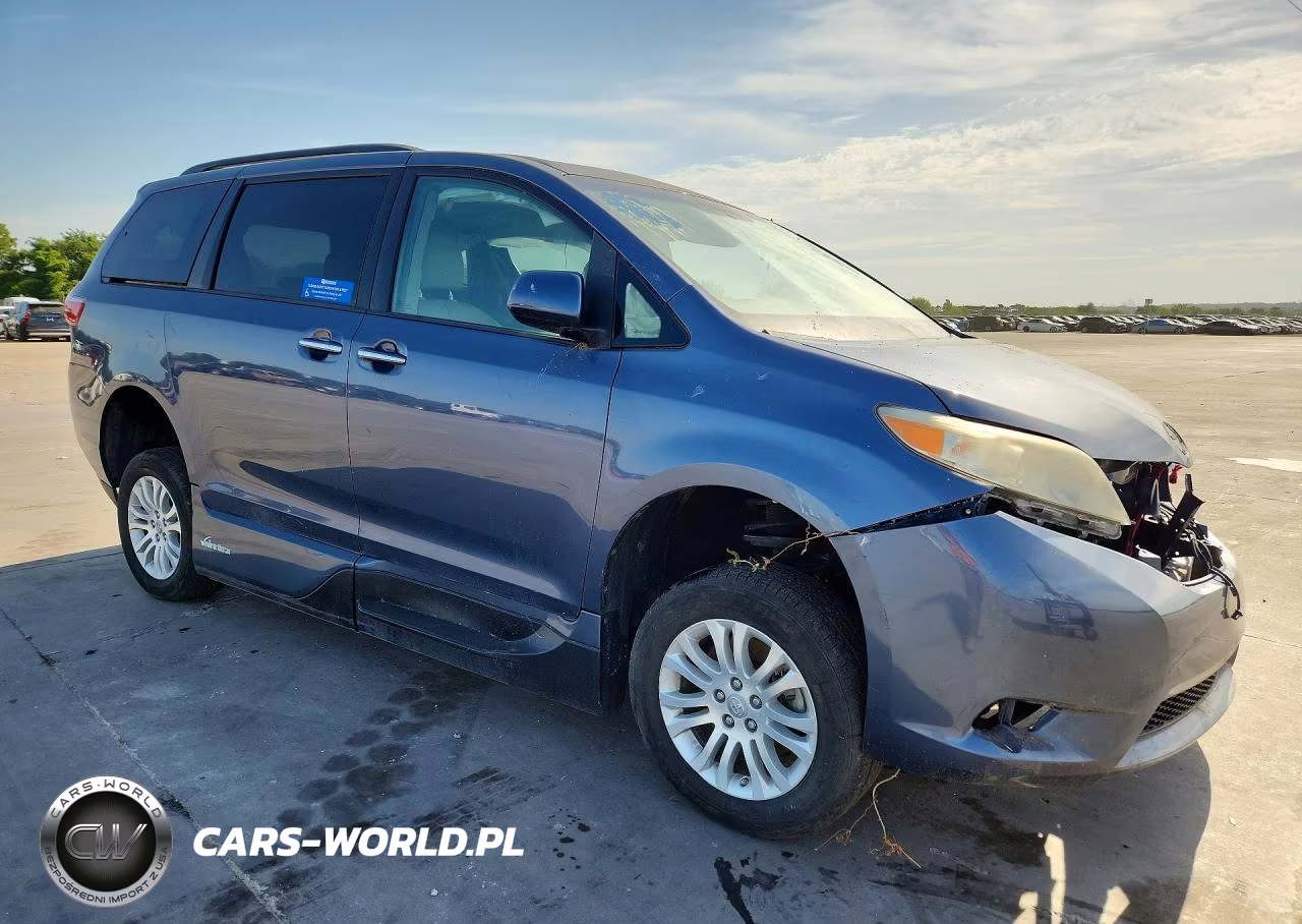 2017 Toyota Sienna Xle 8-Passenger VIN:5TDYZ3DC4HS875413 - 4