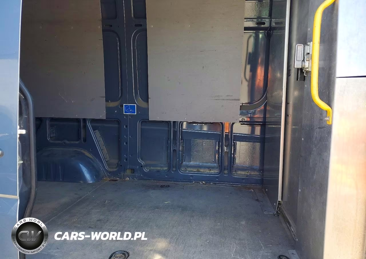 2018 Mercedes-Benz Sprinter 2500 VIN:WD3PE7CD5JP631997 - 11