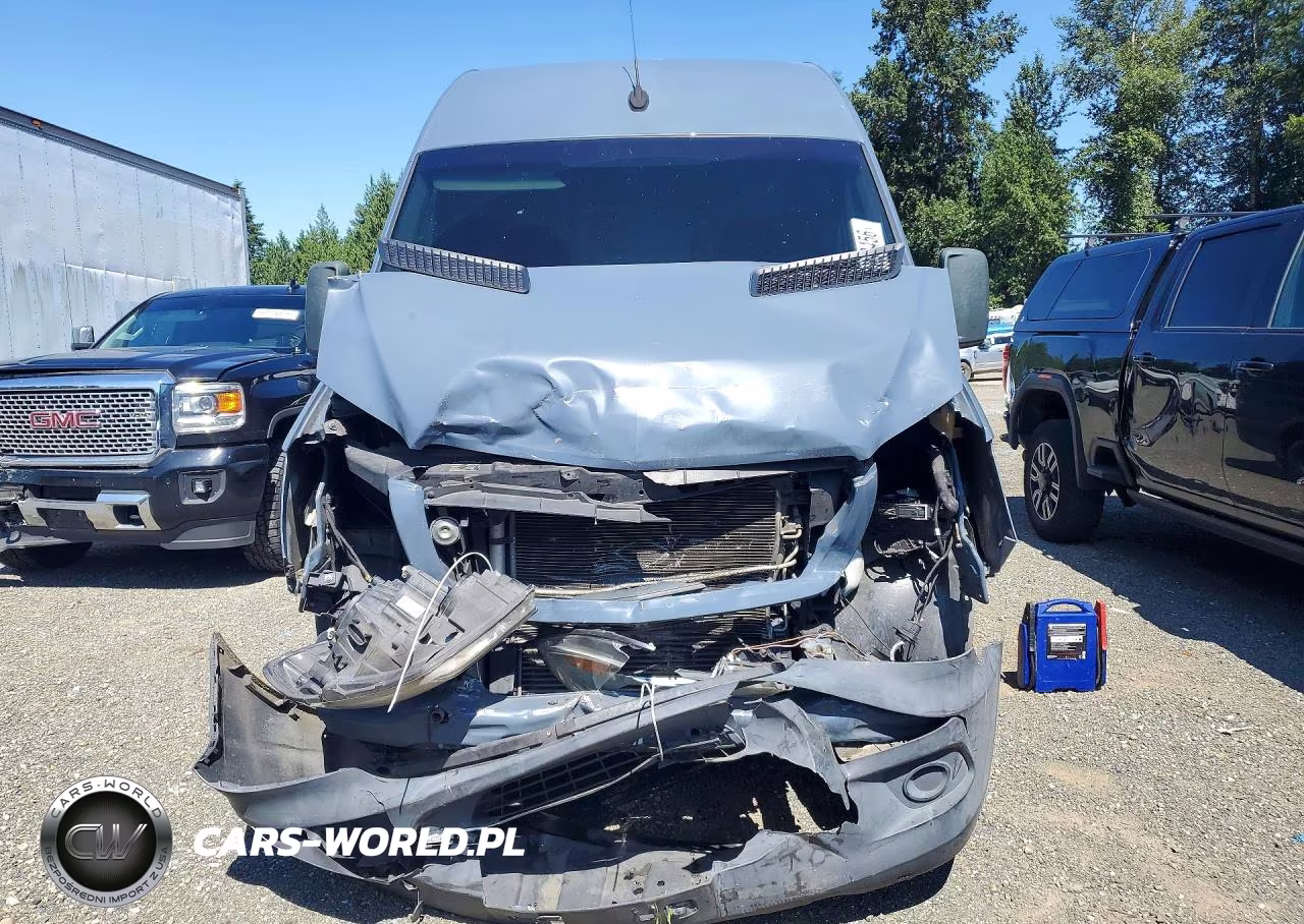 2018 Mercedes-Benz Sprinter 2500 VIN:WD3PE7CD5JP631997 - 5