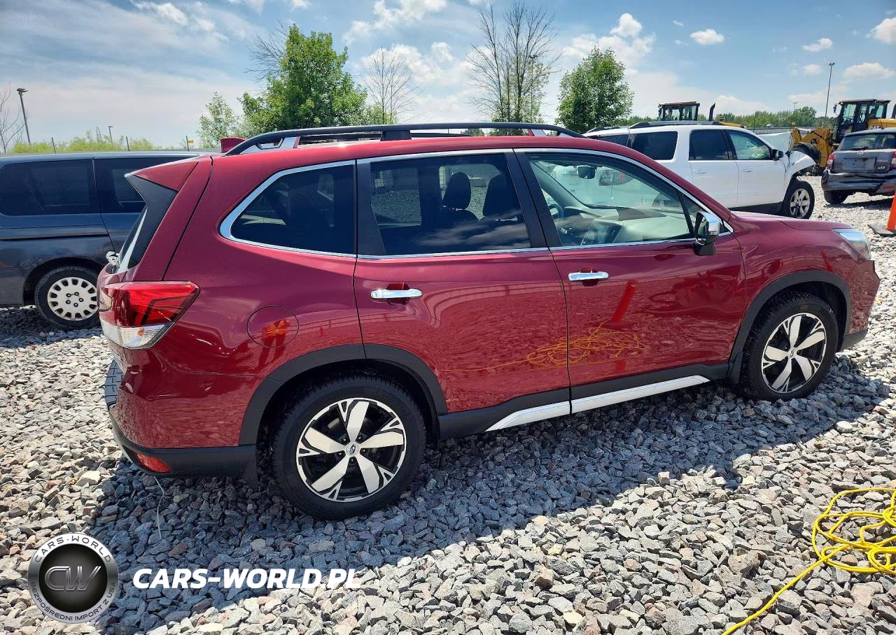 2019 Subaru Forester Touring VIN:JF2SKAWC9KH428181 - 3