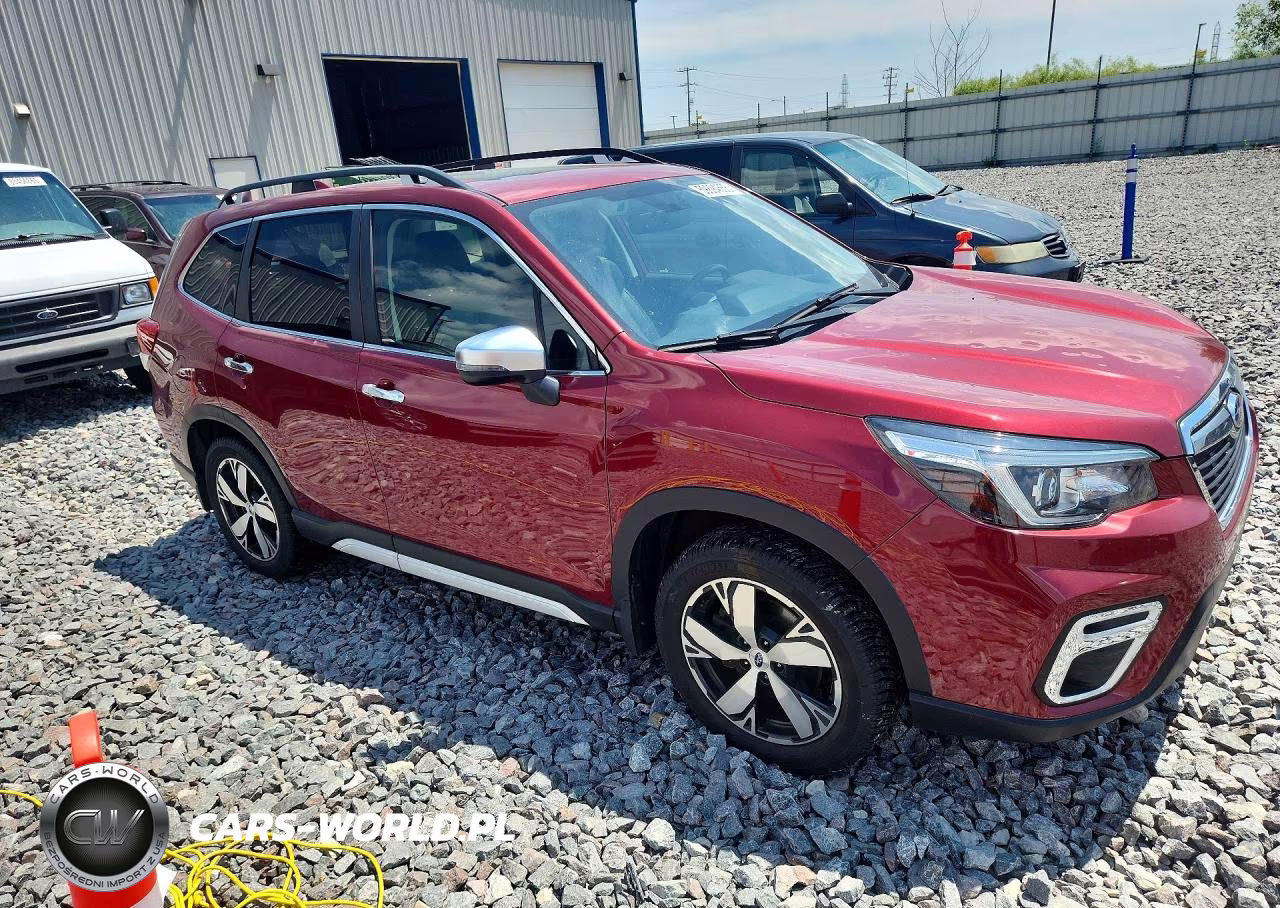 2019 Subaru Forester Touring VIN:JF2SKAWC9KH428181 - 4