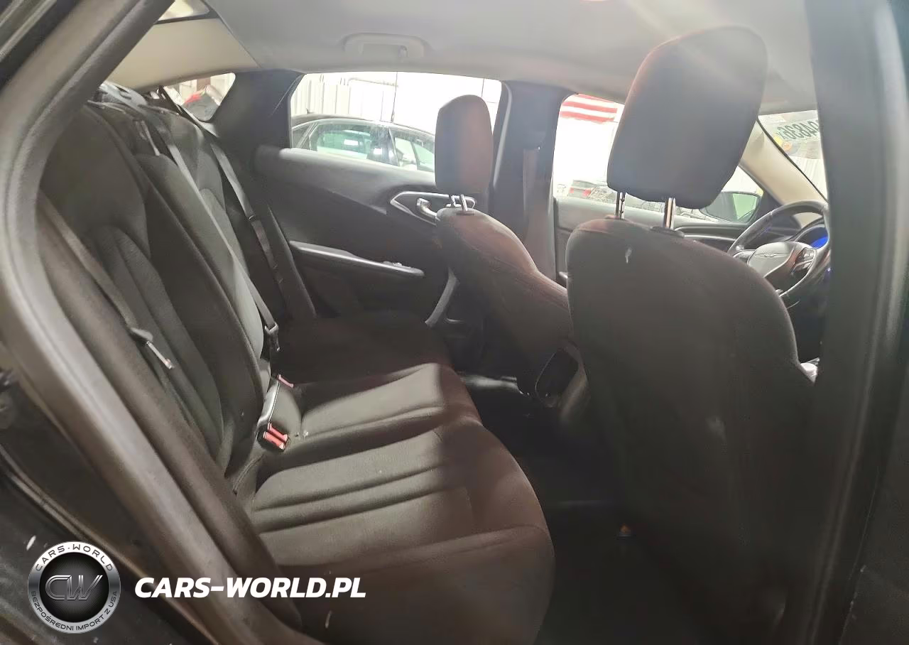 2015 Chrysler 200 Limited VIN:1C3CCCABXFN590729 - 10