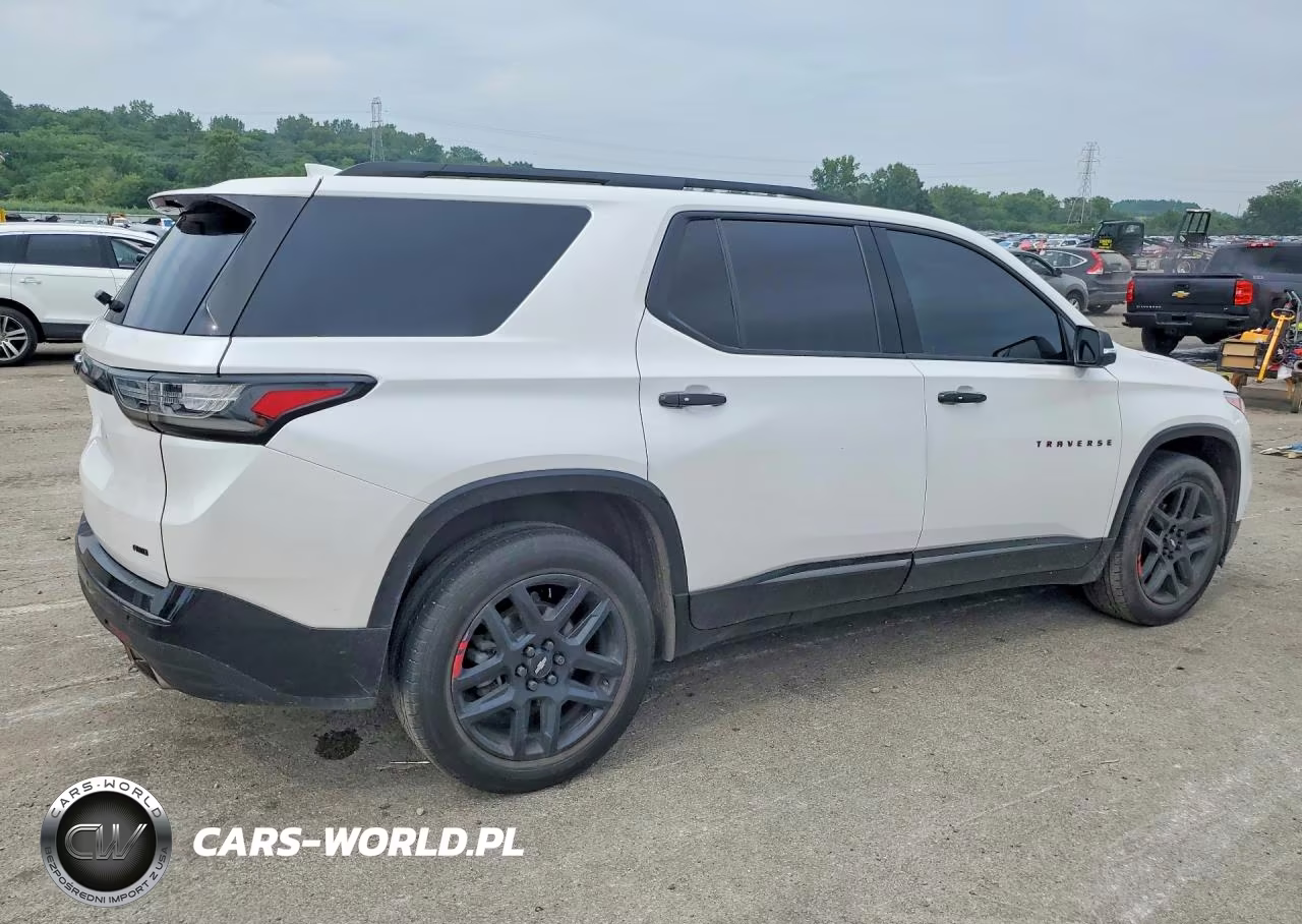 2021 Chevrolet Traverse Premier VIN:1GNEVKKW7MJ269690 - 3