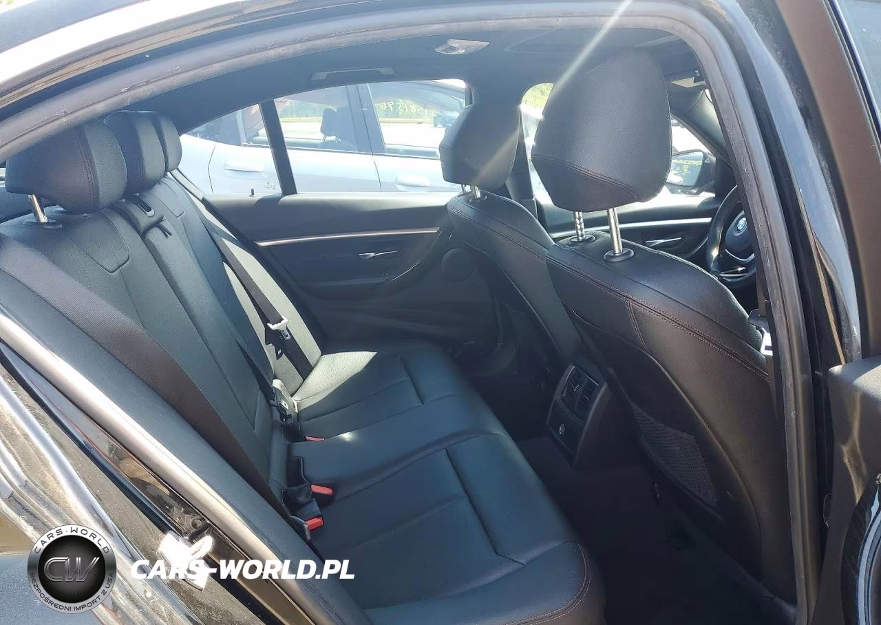2018 BMW 330 Xi VIN:WBA8D9C51JEM31628 - 10