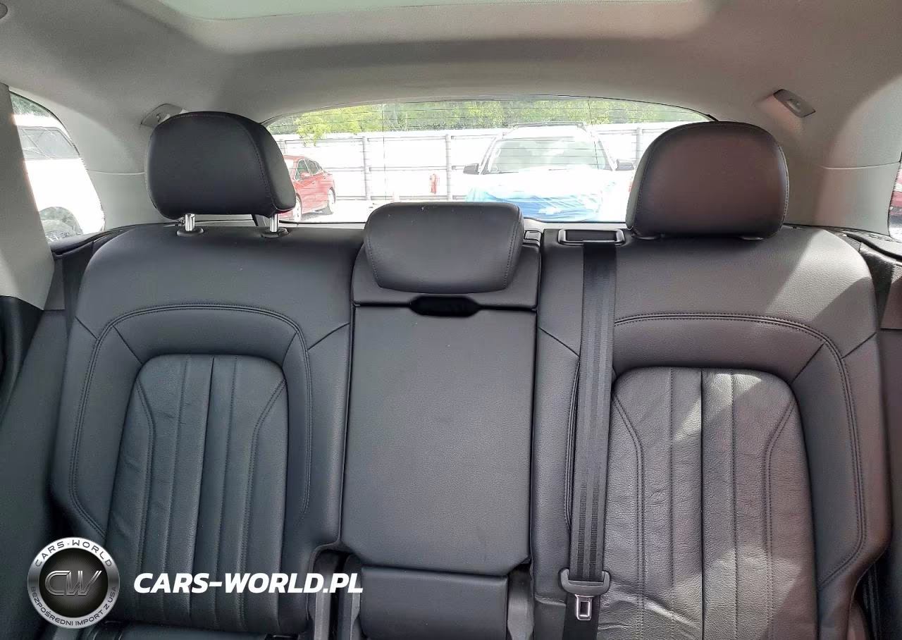 2018 Audi Q5 Premium Plus VIN:WA1BNAFY0J2011741 - 10