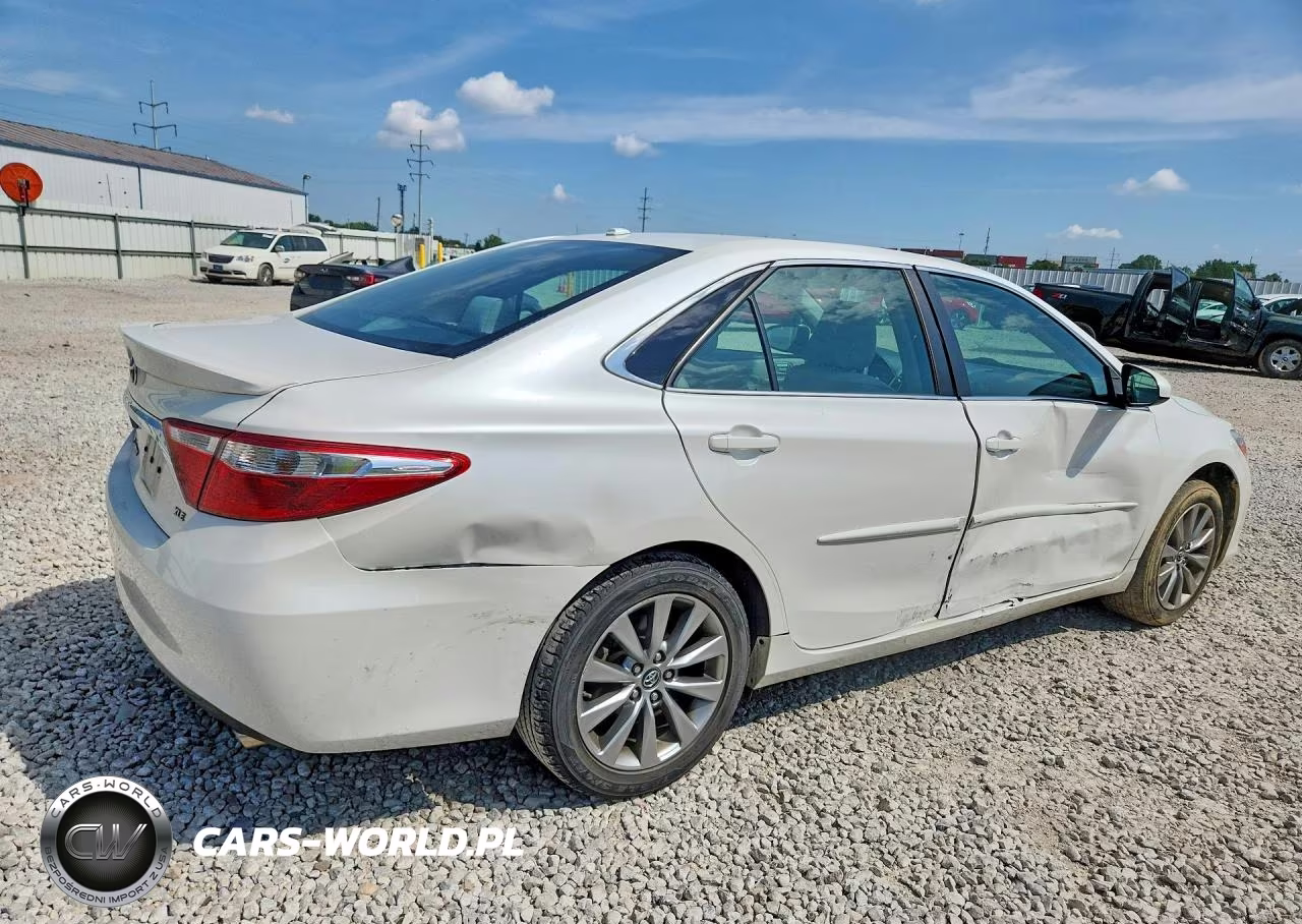 2017 Toyota Camry Xle VIN:4T1BF1FK6HU800470 - 3