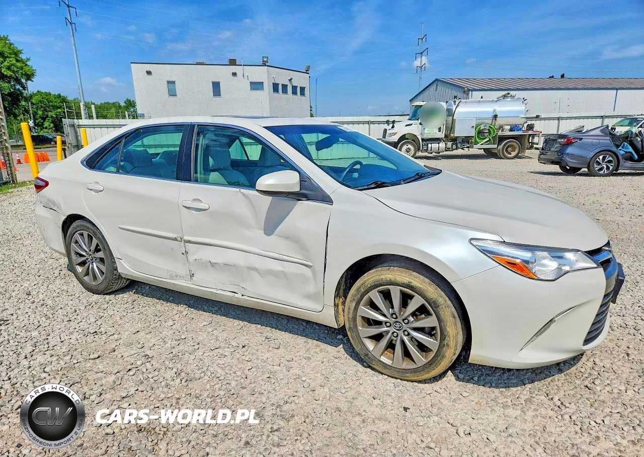 2017 Toyota Camry Xle VIN:4T1BF1FK6HU800470 - 4