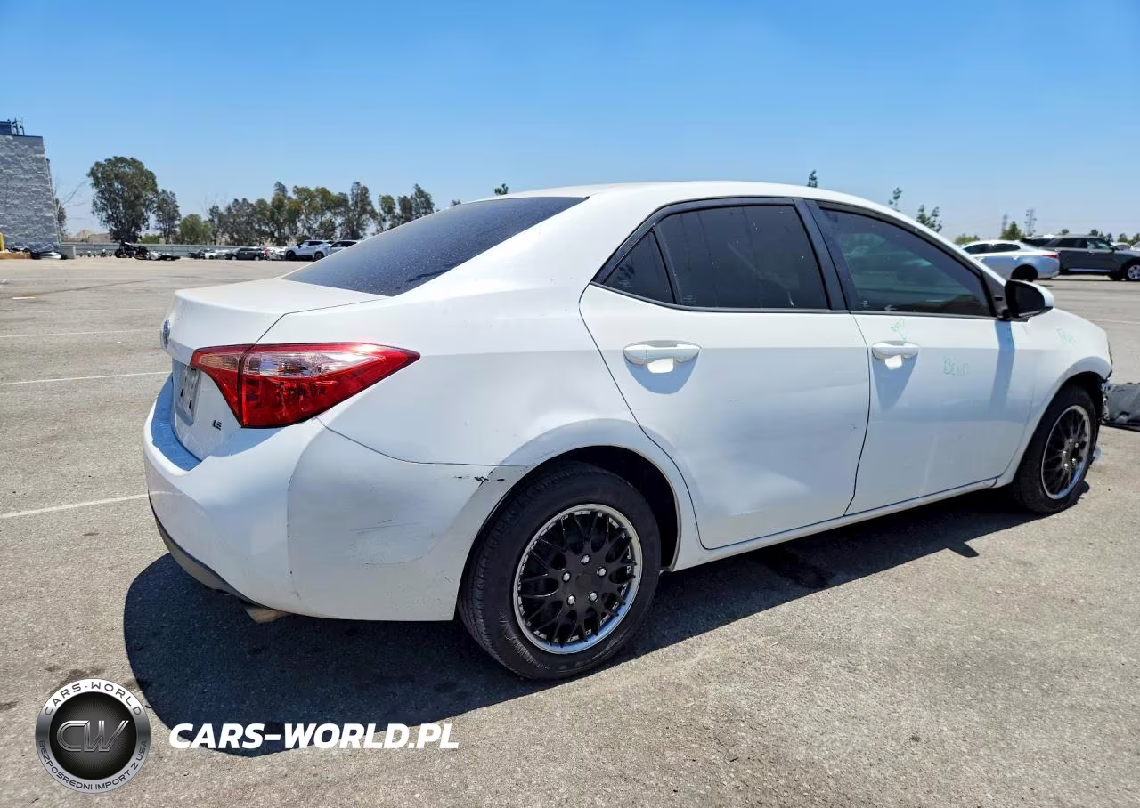 2018 Toyota Corolla Le VIN:2T1BURHE2JC972014 - 3