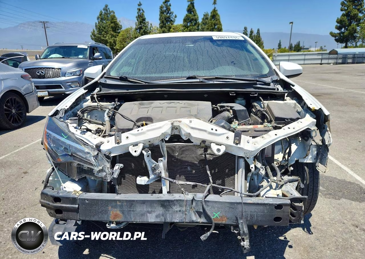 2018 Toyota Corolla Le VIN:2T1BURHE2JC972014 - 5