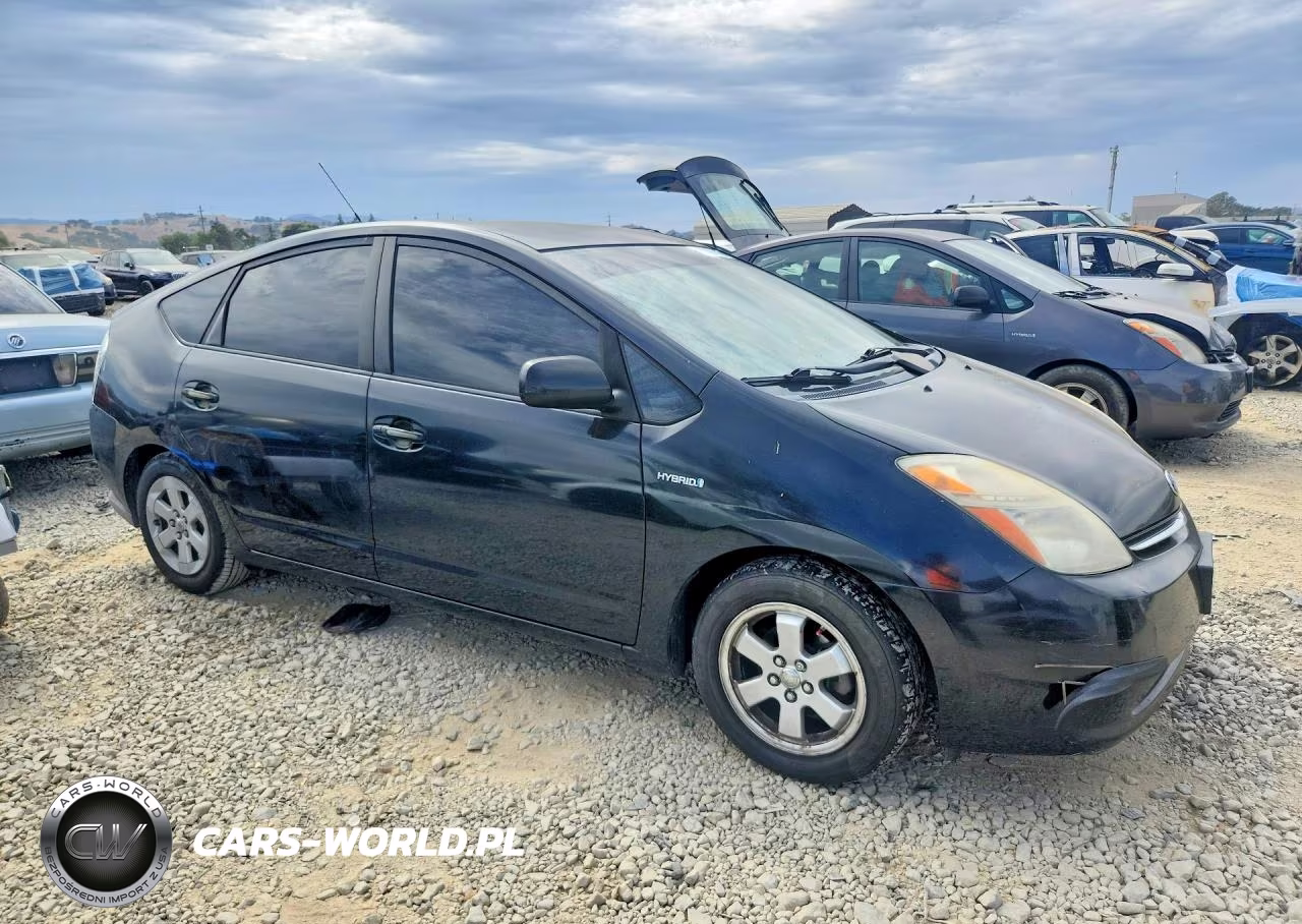 2008 Toyota Prius Base VIN:JTDKB20UX83361635 - 4