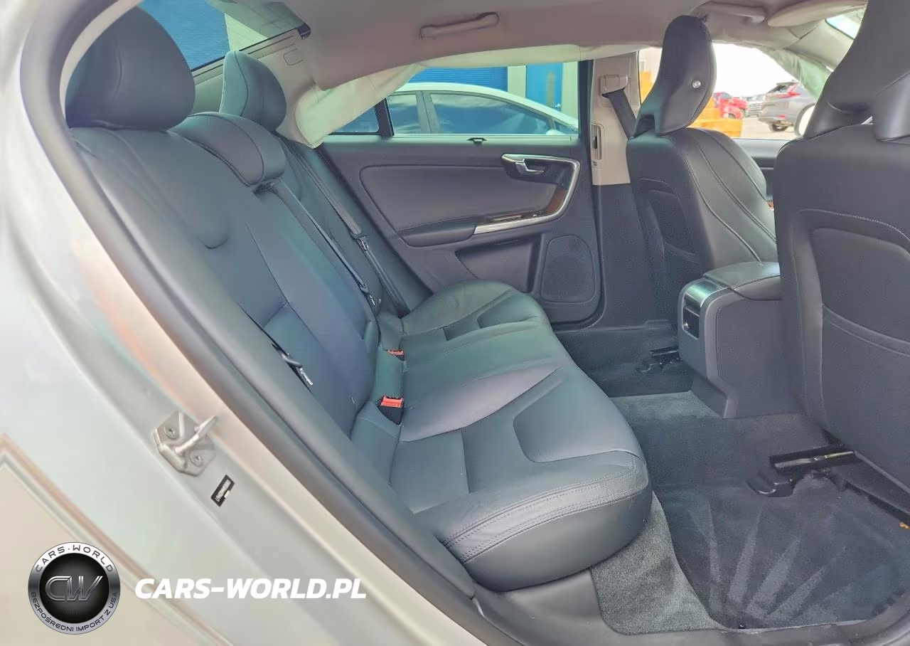 2017 Volvo S60 VIN:LYV402HM4HB126963 - 10