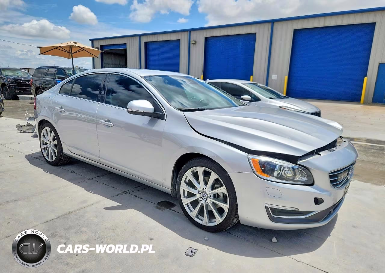 2017 Volvo S60 VIN:LYV402HM4HB126963 - 4