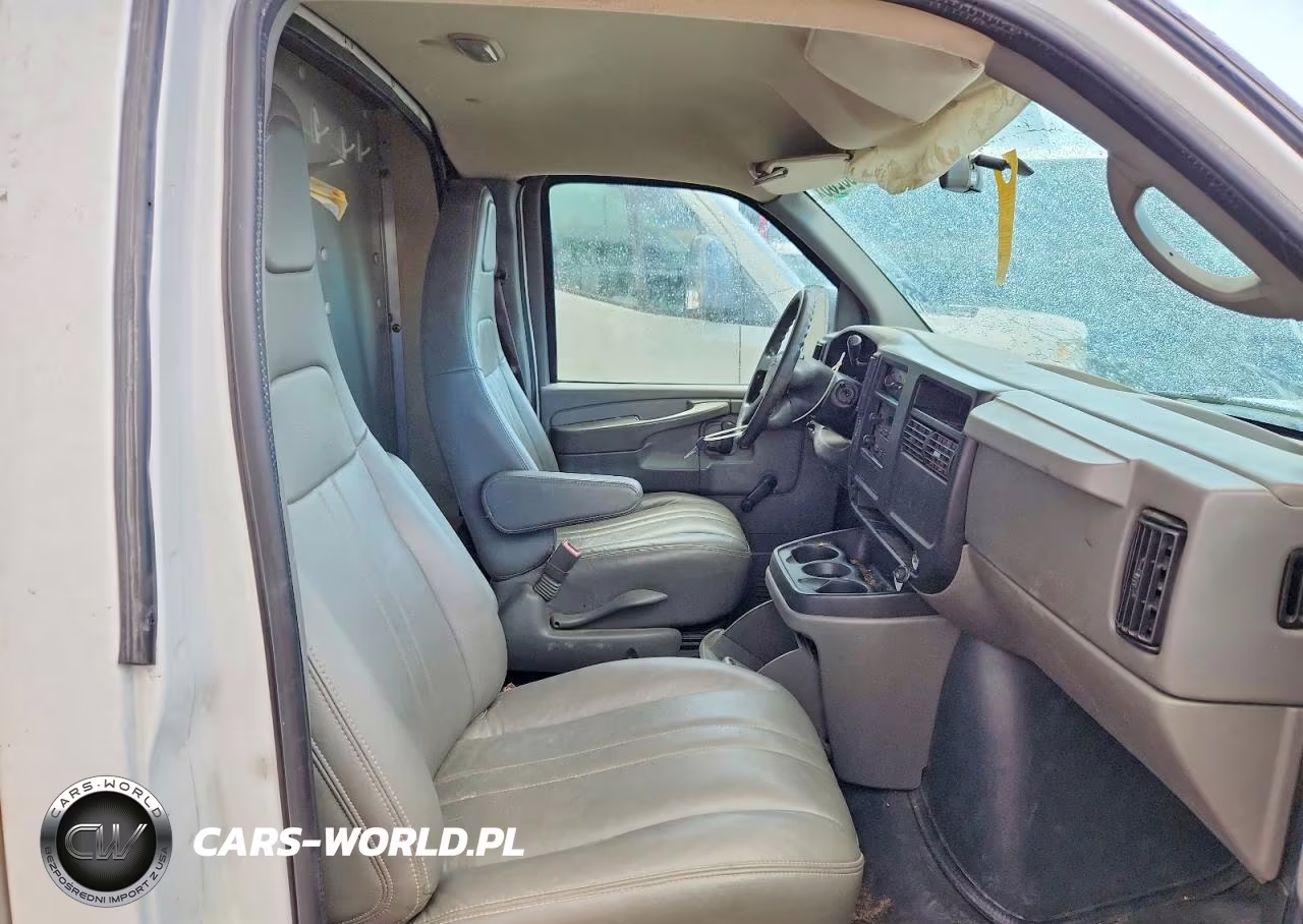 2007 Chevrolet Express G3500 VIN:1GBHG31U971179777 - 10