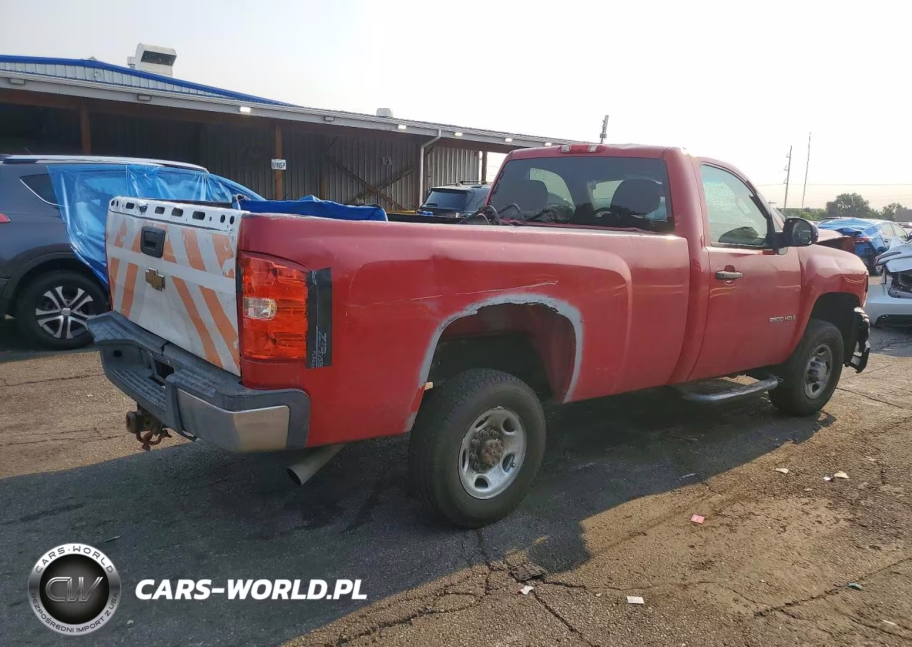 2007 Chevrolet Silverado C2500 Heavy Duty VIN:1GCHC24K17E588361 - 3