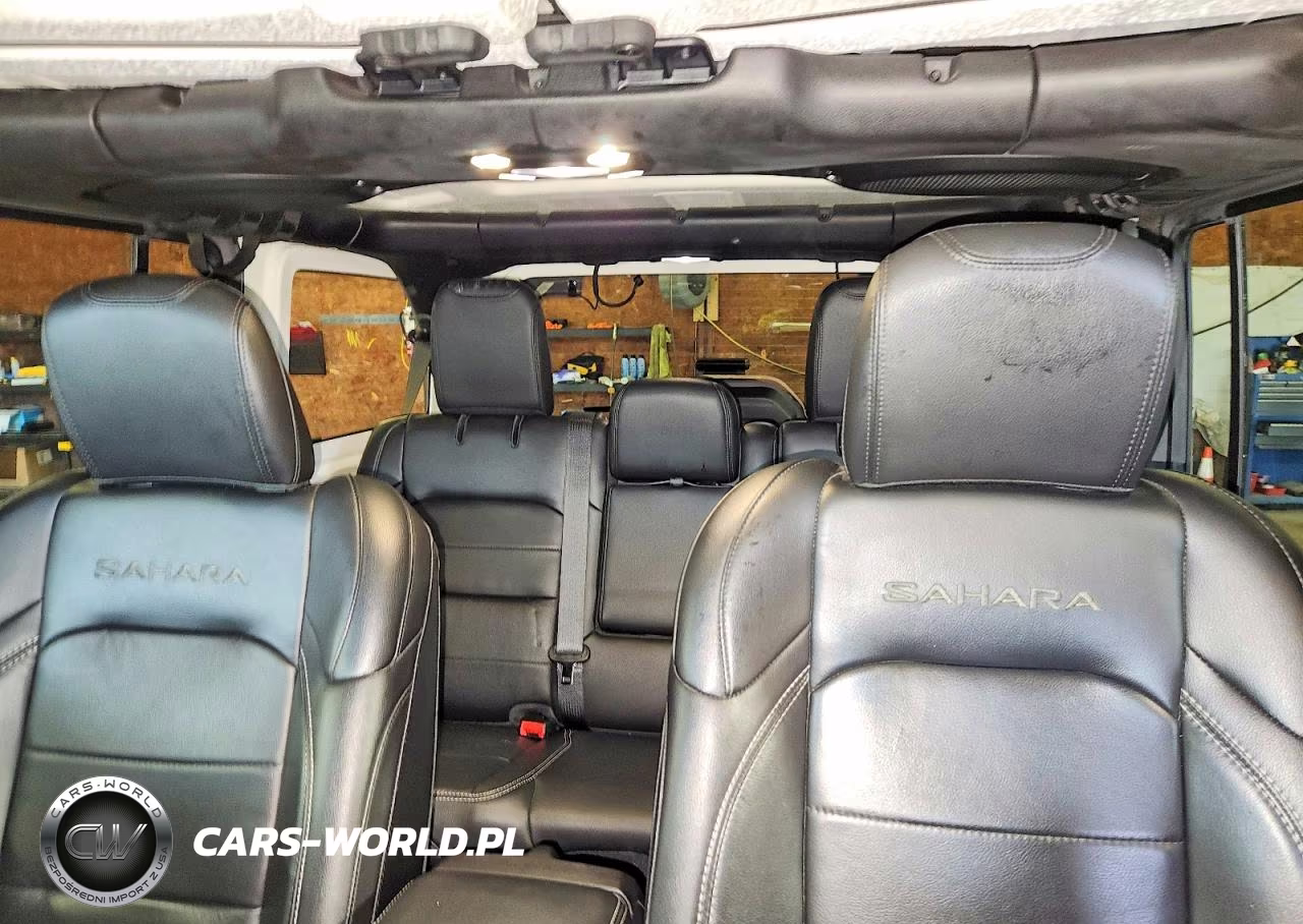 2019 Jeep Wrangler Unlimited Sahara VIN:1C4HJXEG7KW578174 - 10