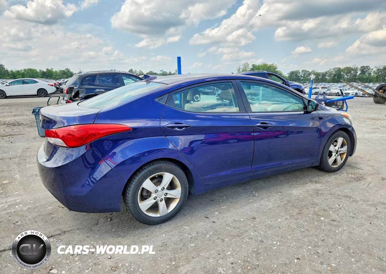 2013 Hyundai Elantra Gls VIN:5NPDH4AE0DH321203 - 3