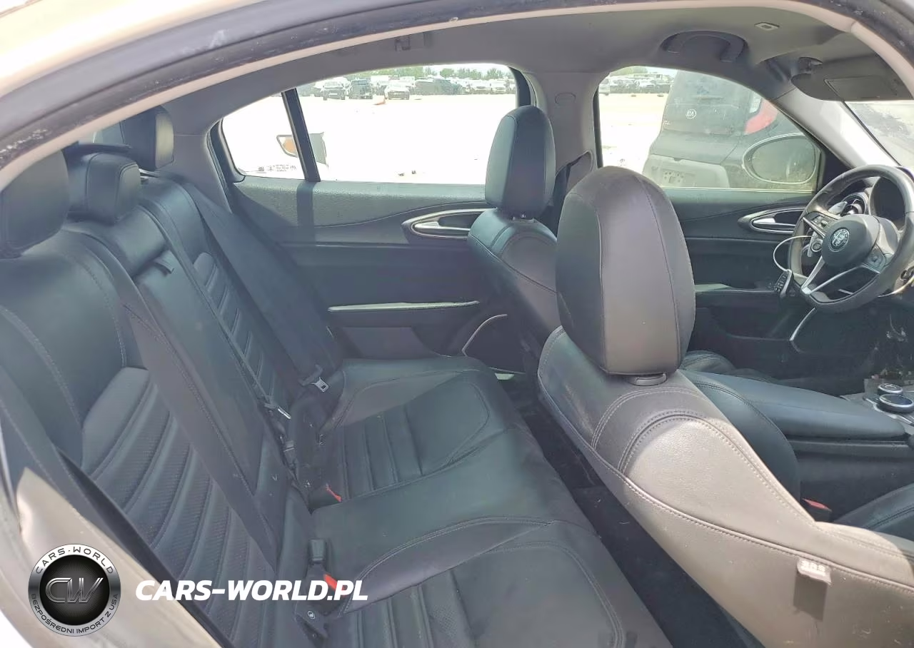 2017 Alfa Romeo Giulia Ti VIN:ZARFAECN0H7545054 - 10