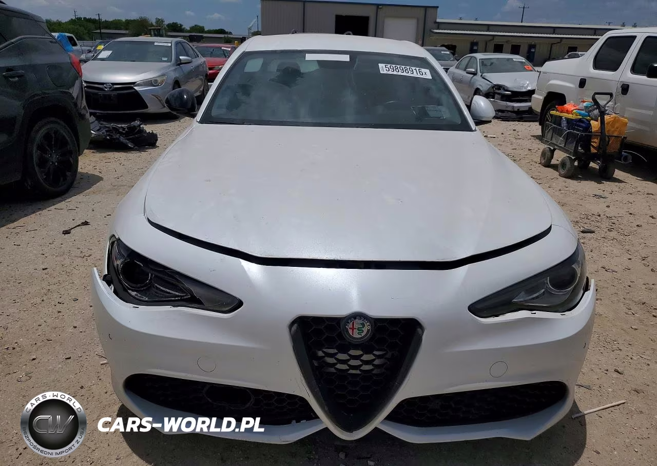 2017 Alfa Romeo Giulia Ti VIN:ZARFAECN0H7545054 - 5