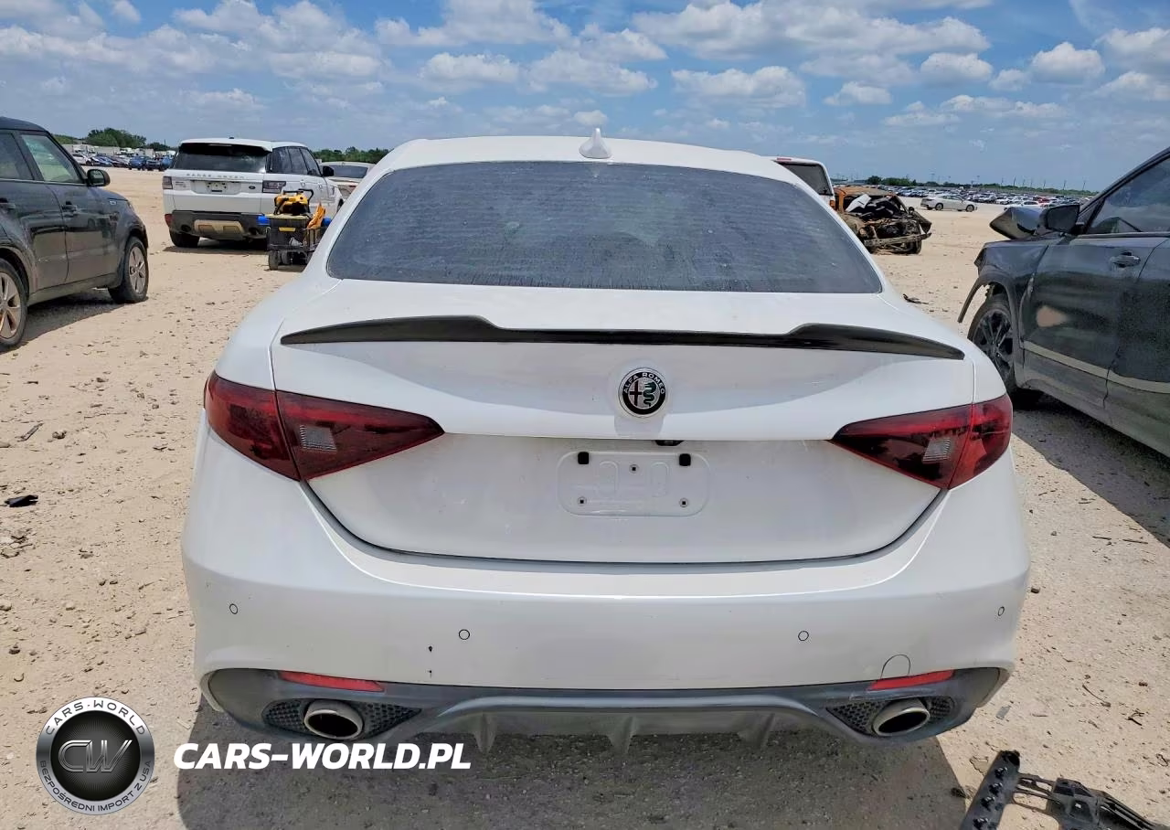 2017 Alfa Romeo Giulia Ti VIN:ZARFAECN0H7545054 - 6