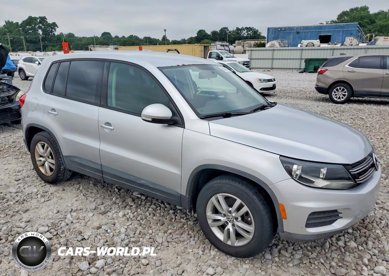 2012 Volkswagen Tiguan S VIN:WVGAV7AX4CW548008 - 4