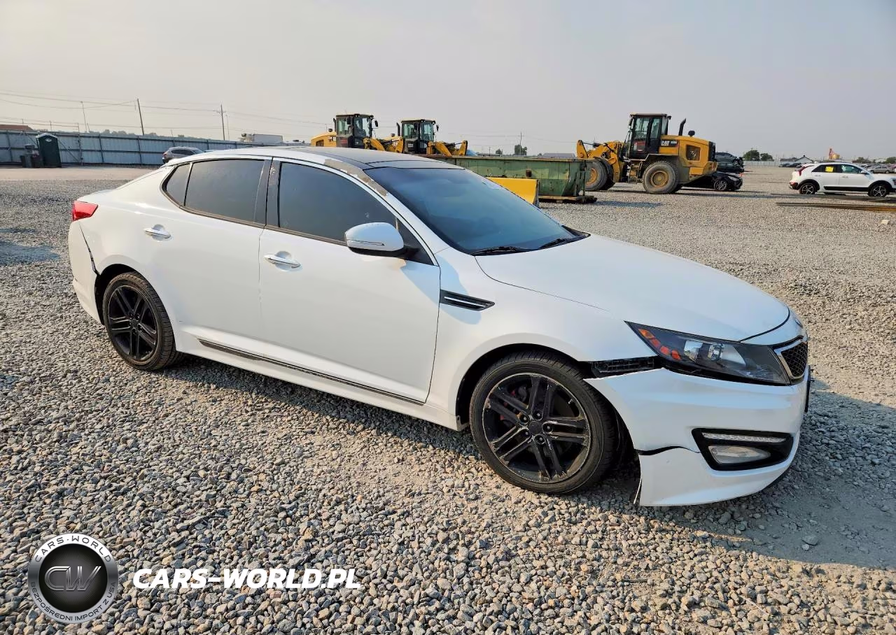 2013 Kia Optima Sx VIN:5XXGR4A65DG230569 - 4