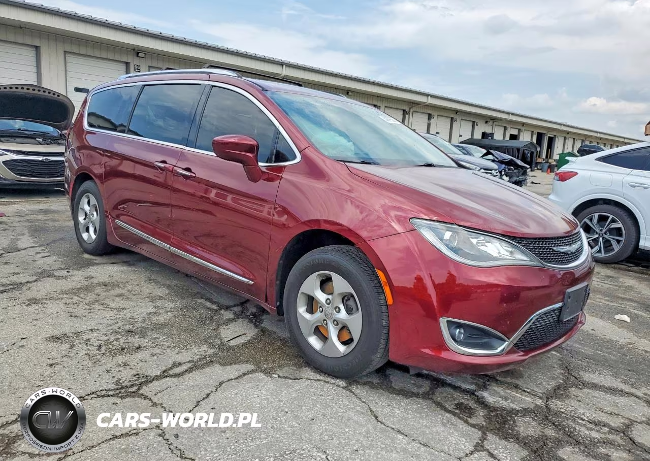 2017 Chrysler Pacifica Touring L Plus VIN:2C4RC1EG2HR614432 - 4