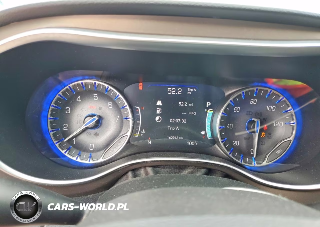2017 Chrysler Pacifica Touring L Plus VIN:2C4RC1EG2HR614432 - 9