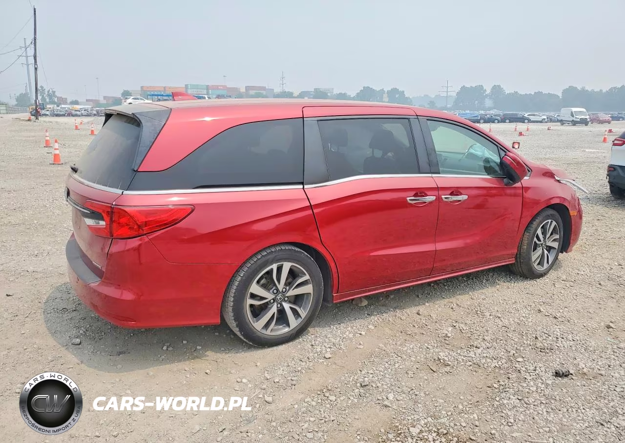 2023 Honda Odyssey Touring VIN:5FNRL6H8XPB013166 - 3