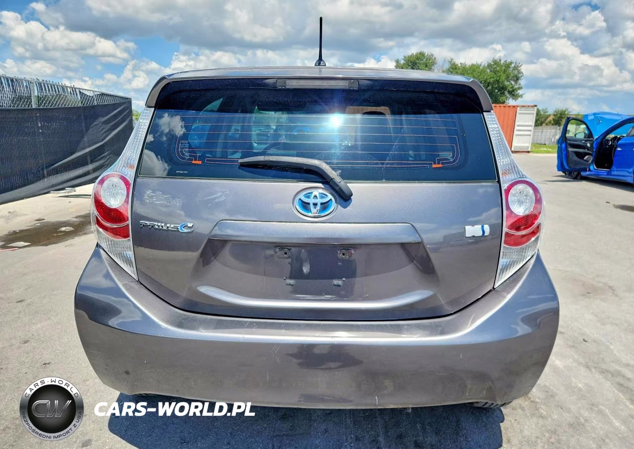 2013 Toyota Prius C Two VIN:JTDKDTB30D1535965 - 6