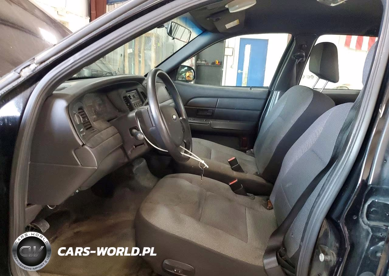 2007 Ford Crown Victoria Police Interceptor VIN:2FAHP71WX7X151326 - 7