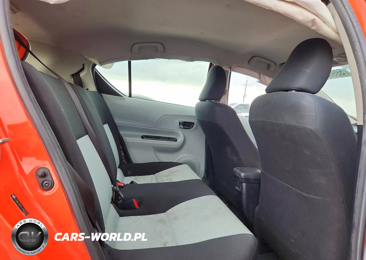 2012 Toyota Prius C Three VIN:JTDKDTB31C1027115 - 10