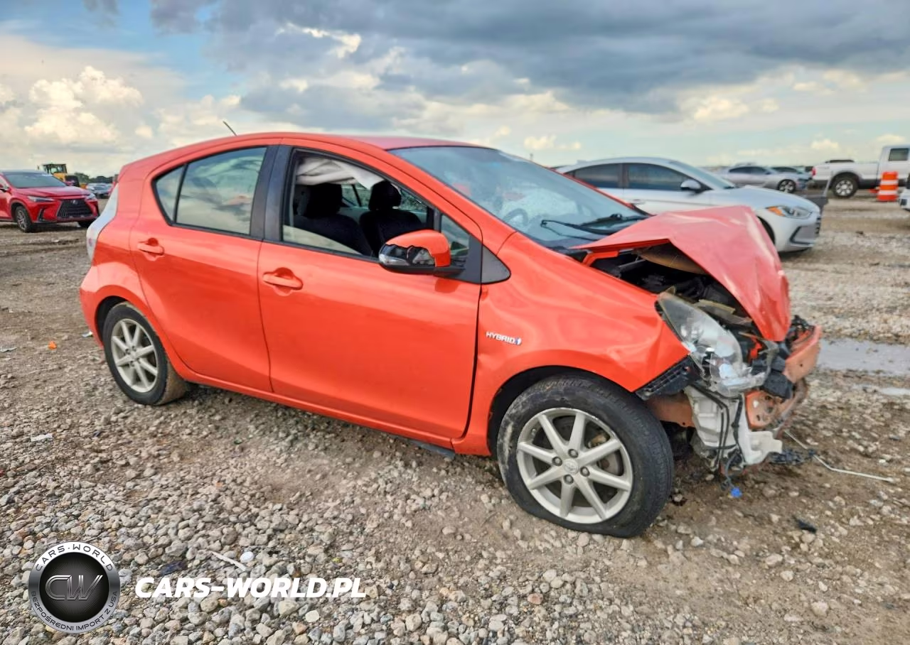2012 Toyota Prius C Three VIN:JTDKDTB31C1027115 - 4