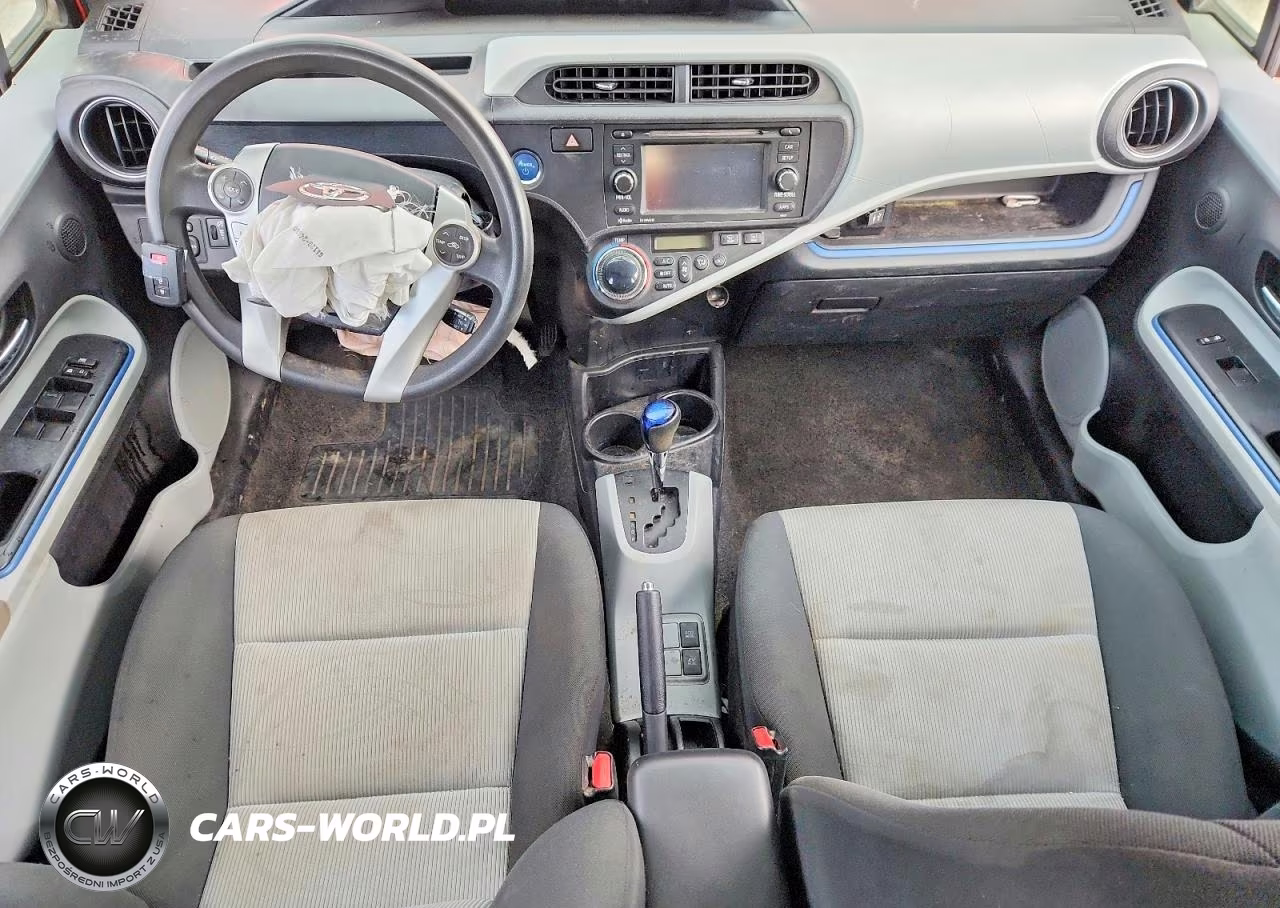 2012 Toyota Prius C Three VIN:JTDKDTB31C1027115 - 8