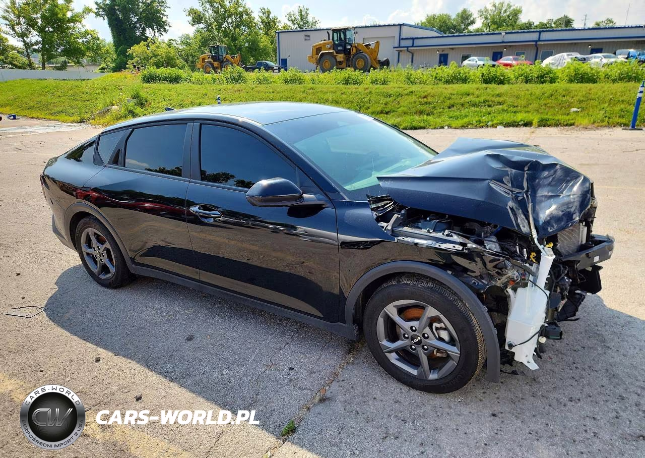 2025 Kia K4 Lxs VIN:3KPFT4DE7SE053027 - 4