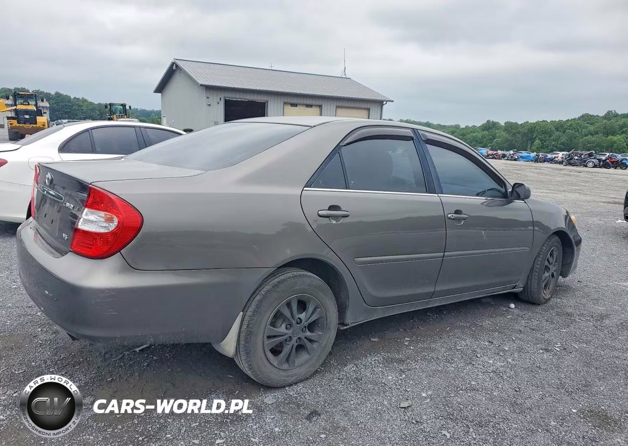 2004 Toyota Camry Le V6 VIN:4T1BF30K94U586363 - 3