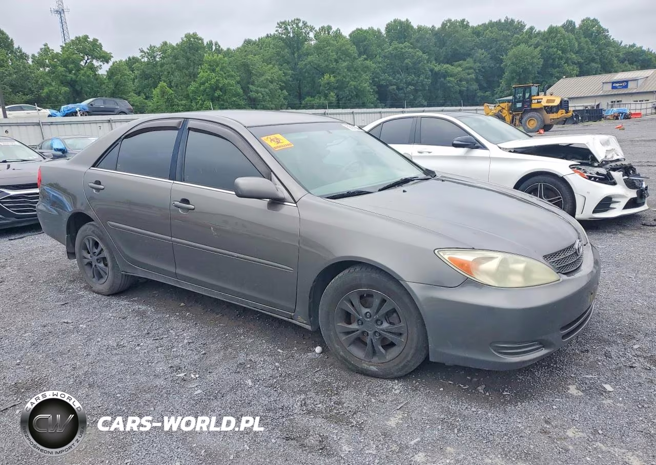 2004 Toyota Camry Le V6 VIN:4T1BF30K94U586363 - 4
